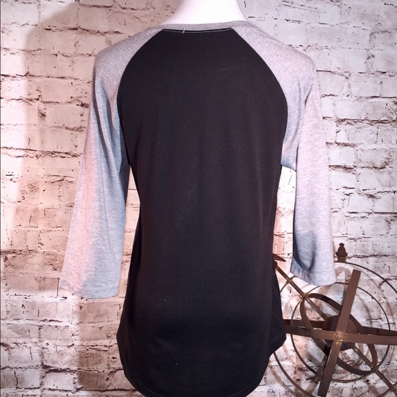 Graphic T - Picture 3 of 5